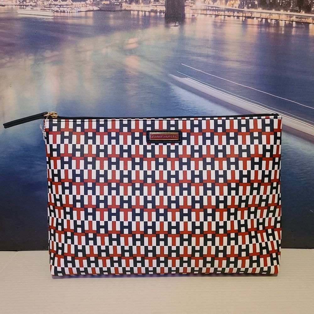 Tommy Hilfiger Large TRAVEL BAG NWT - Picture 8 of 8